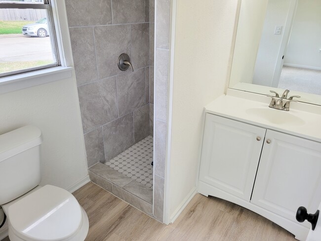 Building Photo - 301 Cypress St