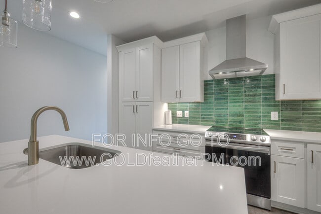 Building Photo - 709B 23rd St