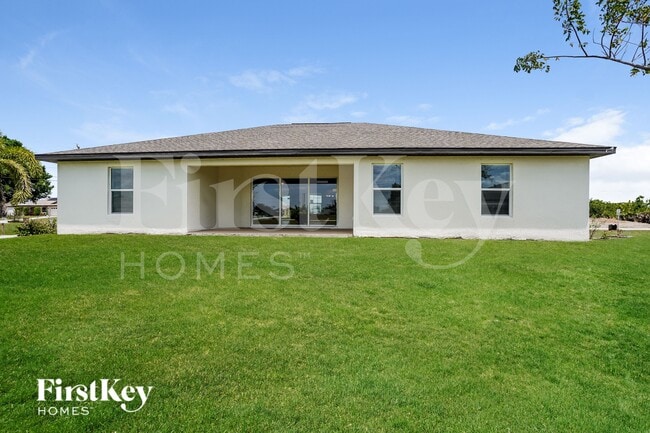 Building Photo - 2026 NW 10th Ave