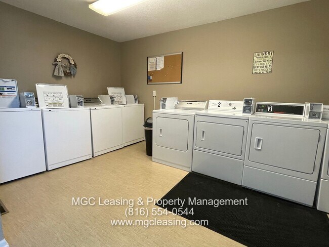 Building Photo - Le Grand Apartments Available for your May move in.