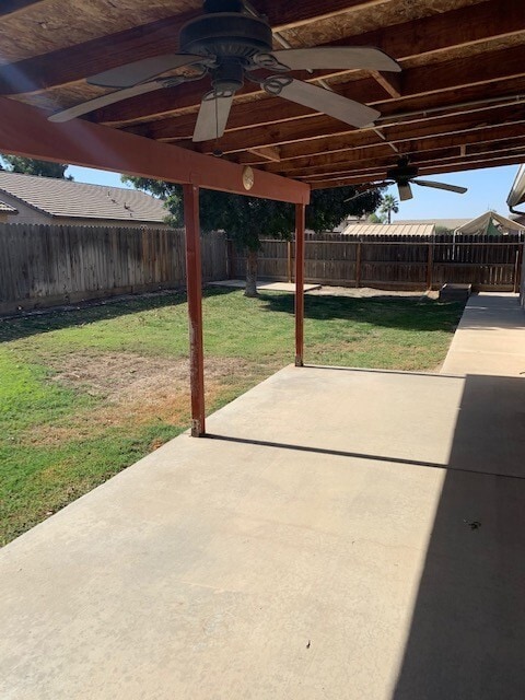Building Photo - Beautiful 3 Bedroom 2 Bath Available Now!