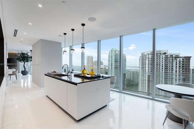 Building Photo - 300 Biscayne Blvd Way