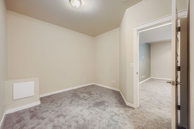 Building Photo - 1512 Iver St
