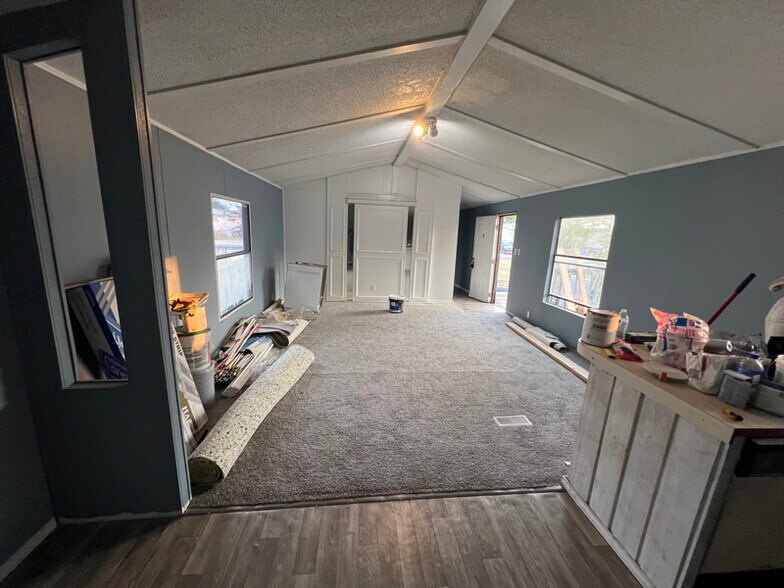 Building Photo - 11725 W Farm to Market 2790 S