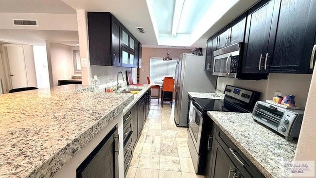 Building Photo - 322 McFadden Dr