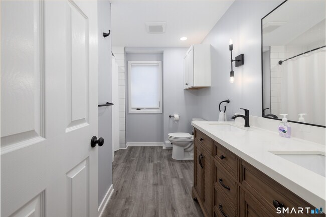 Building Photo - 41 Mallard Cove Rd