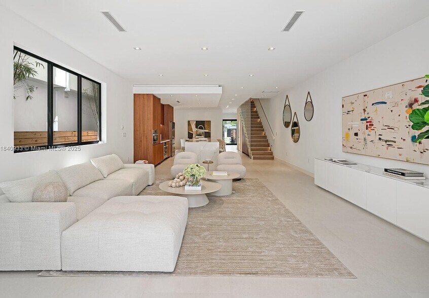 Building Photo - 2984 Coconut Ave