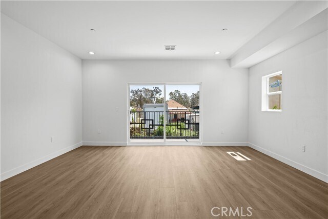 Building Photo - 642 N Boyle Ave