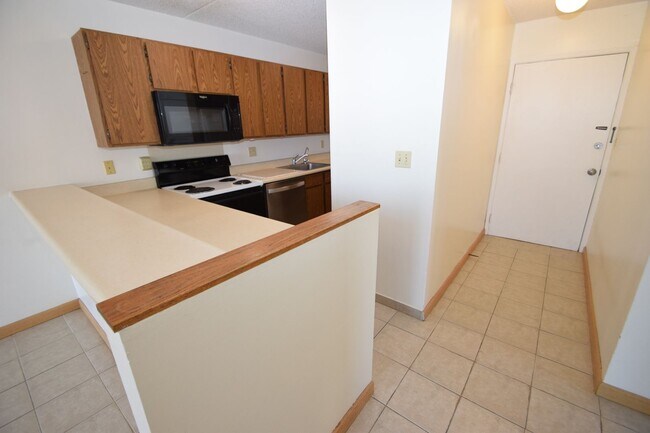 Building Photo - 121D1002- 98-402 Koauka Loop, Unit 1916