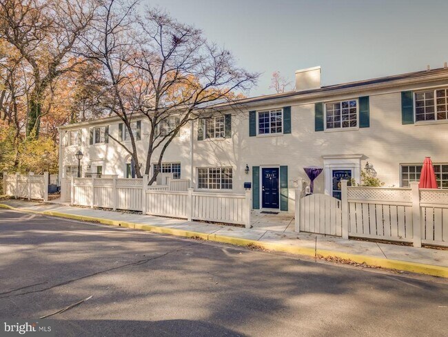 Building Photo - 5210 Maris Ave
