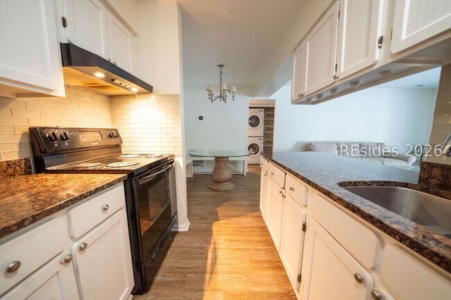 Building Photo - 141 Lamotte Dr
