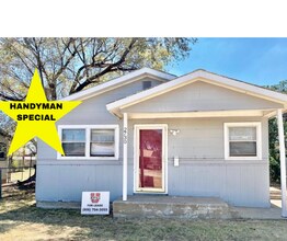 Building Photo - Handyman Special $0 First Month's Rent / “...