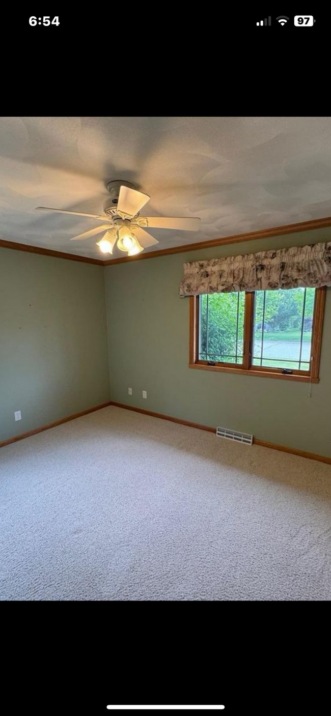 Building Photo - 4202 Greenbriar Dr