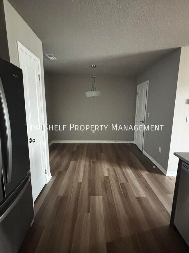 Building Photo - 2308 Hazeltine Pl