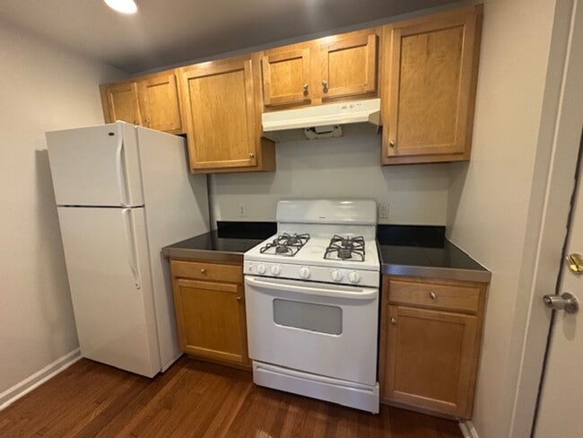 Building Photo - Available for Immediate move in; Lease wil...