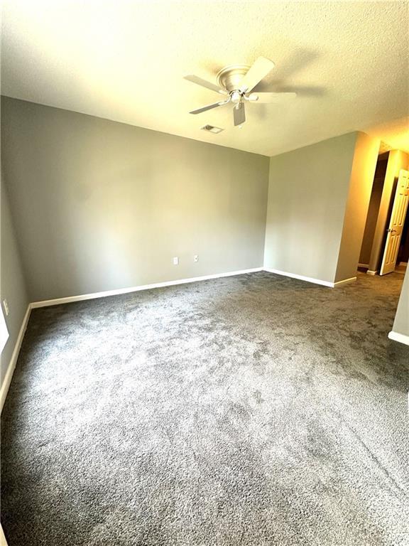 Building Photo - 24113 Plantation Dr NE