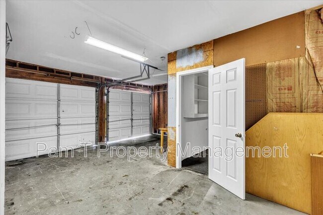 Building Photo - 4 Gunpowder Ct