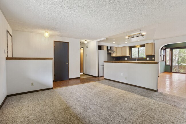 Building Photo - 1707 SW Binford Lake Pkwy