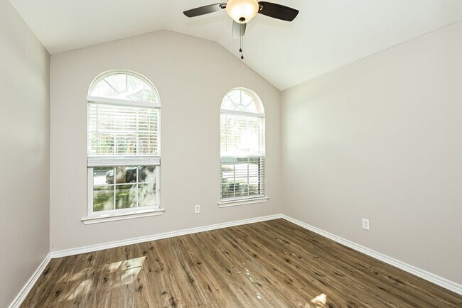 Building Photo - 1104 Monticello Dr