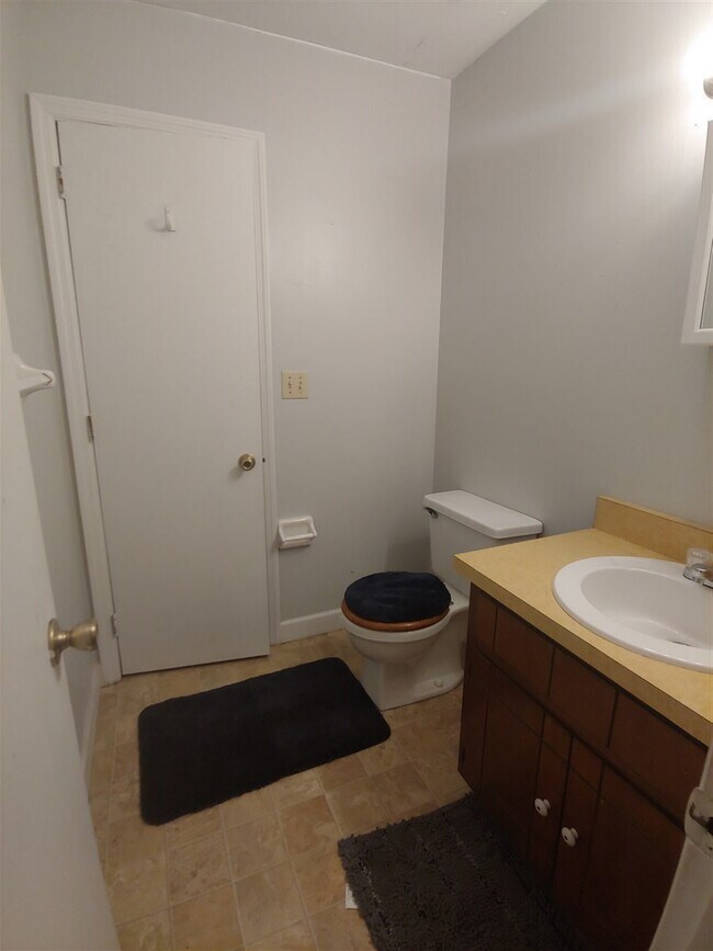 Building Photo - 2346 La Rue Ct