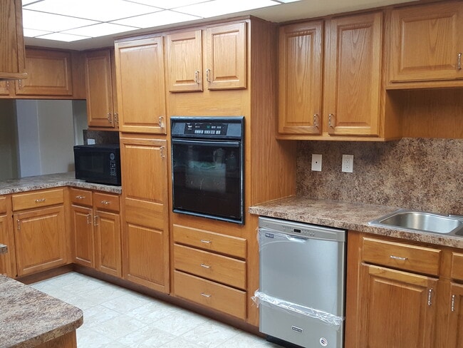 Building Photo - 1700 NW 27TH TERRACE