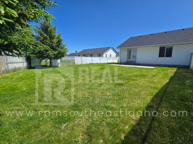Building Photo - Spacious & Updated 4 Bedroom, 3 Bathroom Twin Home in Ammon (Idaho Falls) for Rent by Real Proper...