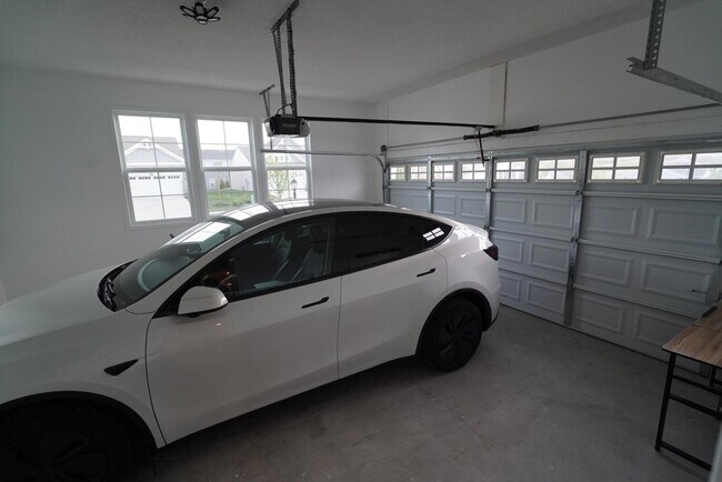 Building Photo - 6800 Green Isle Ln