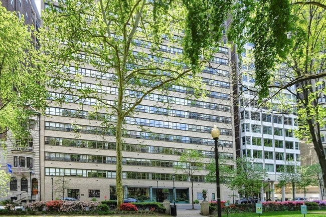 Building Photo - 1806-18 Rittenhouse Square