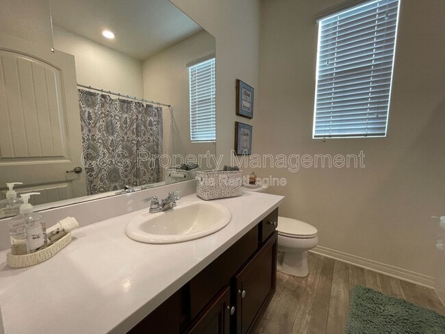 Building Photo - 40402 Calle Real