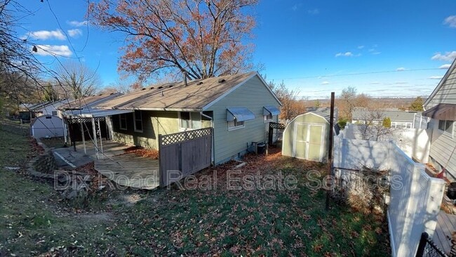 Building Photo - 921 Millikin St