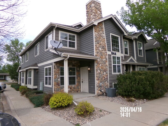 Building Photo - 844 Apex Dr