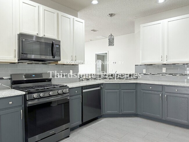 Building Photo - 1051 Moosehead Dr