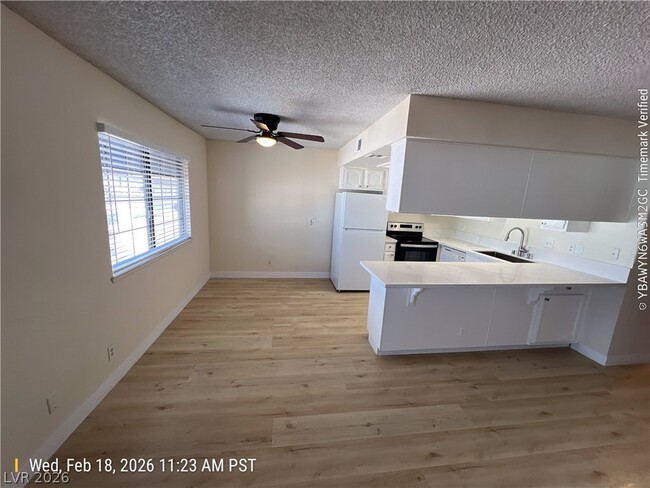 Building Photo - 4310 Sanderling Cir