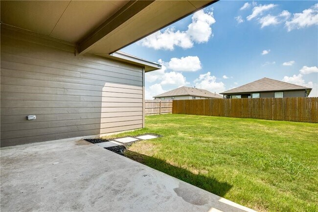 Building Photo - 109 Miles Dr