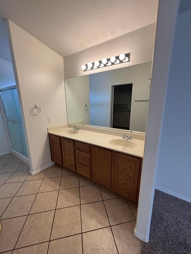 Building Photo - 5036 E Catalina Ct