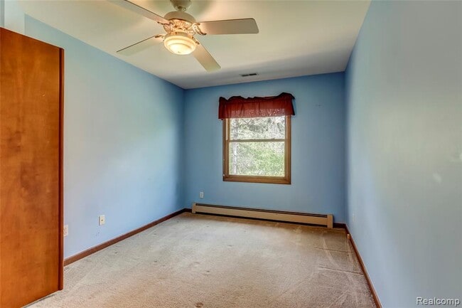 Building Photo - 8976 Lyniss Dr