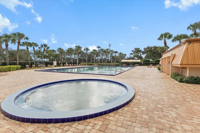 Building Photo - 2704 27th Way