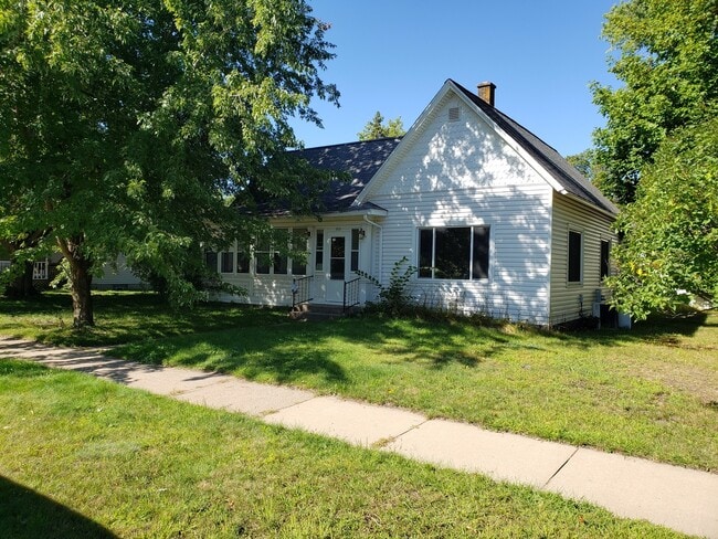 Building Photo - 3 Bed 1 Bath Single Family Home in Merrill