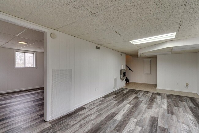 Building Photo - 3 bedroom, 1.5 Bathroom for rent!