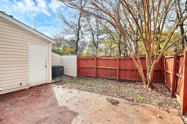 Building Photo - 141 Ross Moore Ave