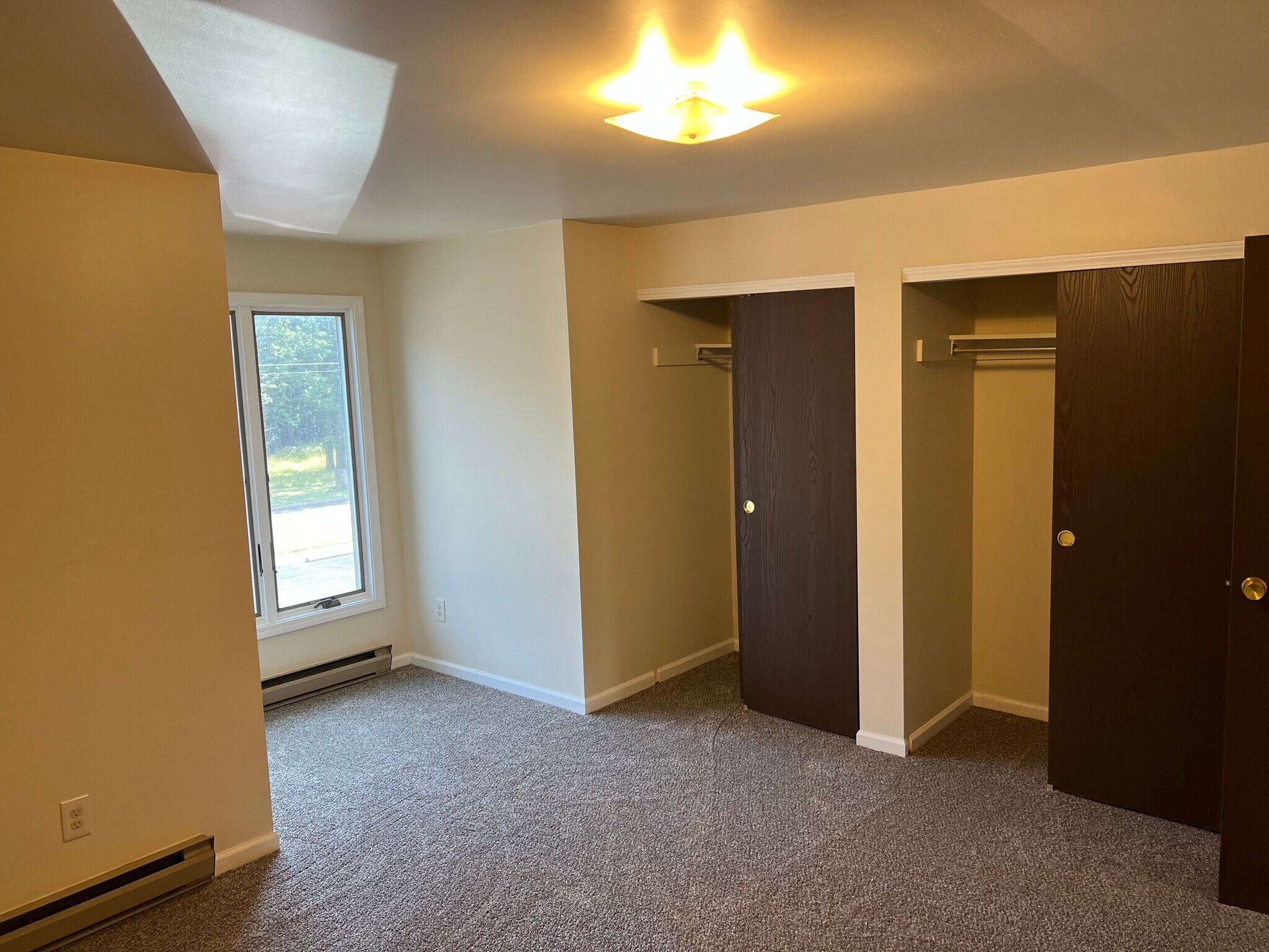 Building Photo - 389 Davison Rd