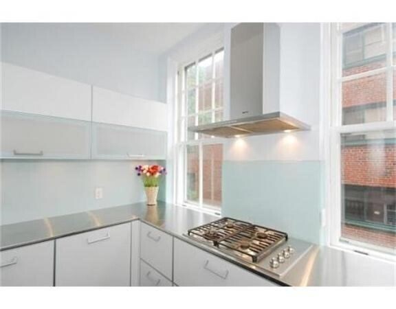 Building Photo - 371 Harvard St