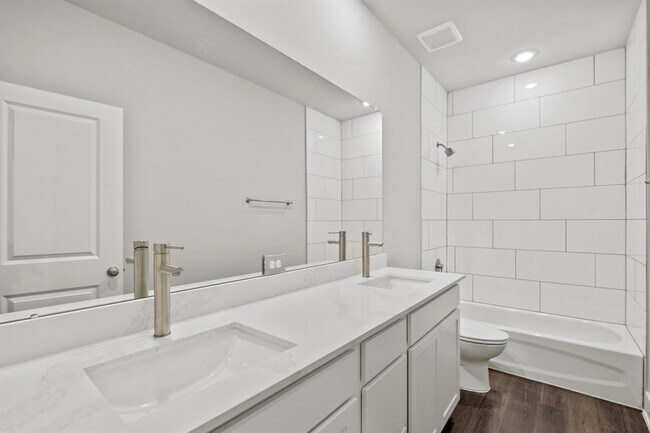 Building Photo - 10635 Cascade Crk Dr