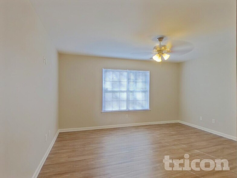 Building Photo - 2008 Pheasant Glen Rd