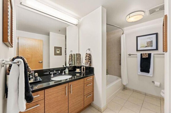 Building Photo - T1859U