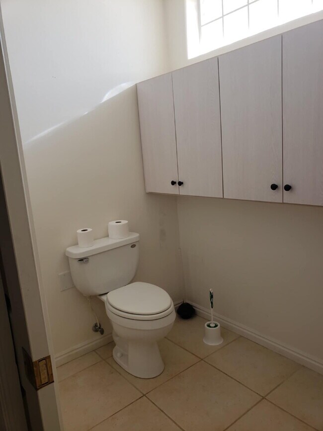 Building Photo - 288 W Diagonal #B  studio/1 Bath