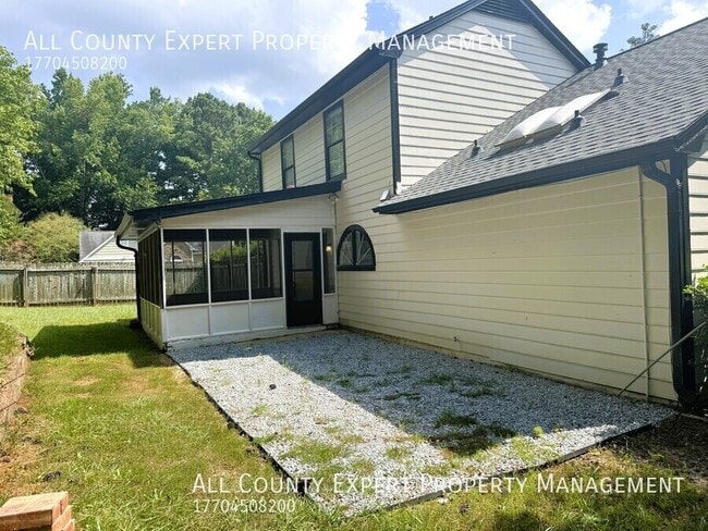 Building Photo - 2290 Honeycomb Ct