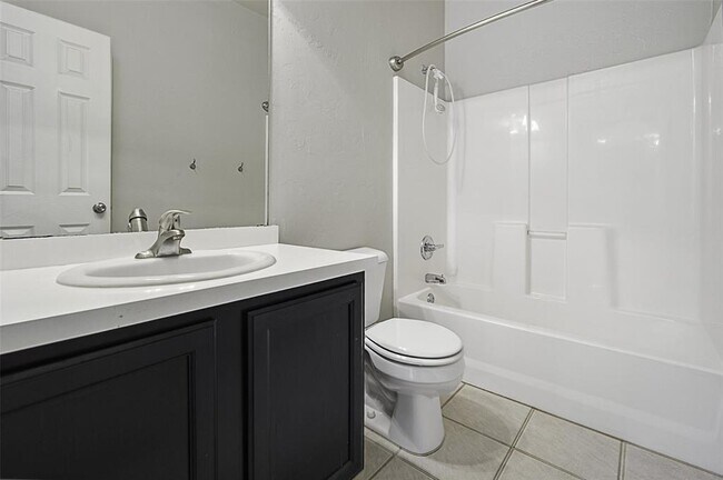 Building Photo - 5924 SE 66th St