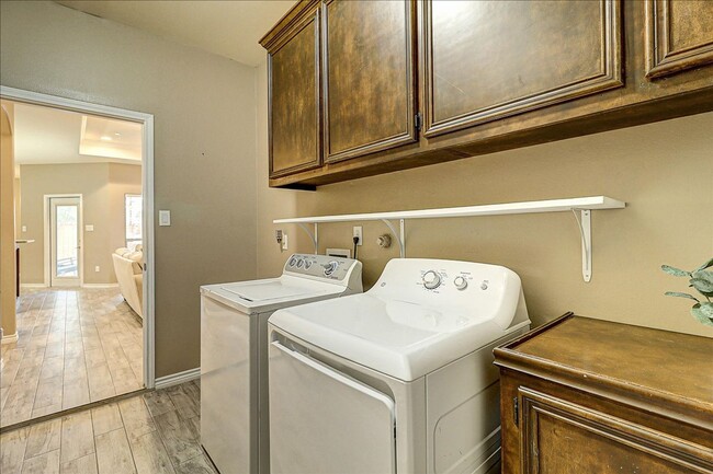 Building Photo - 5817 Bella Di Giorno Dr