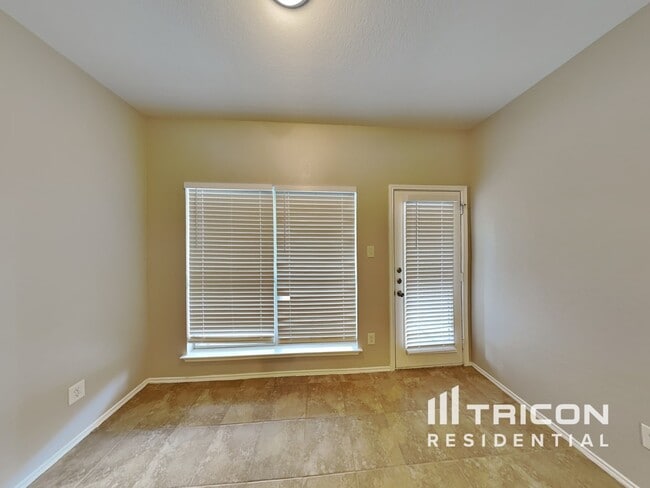 Building Photo - 1114 Alicia Ln
